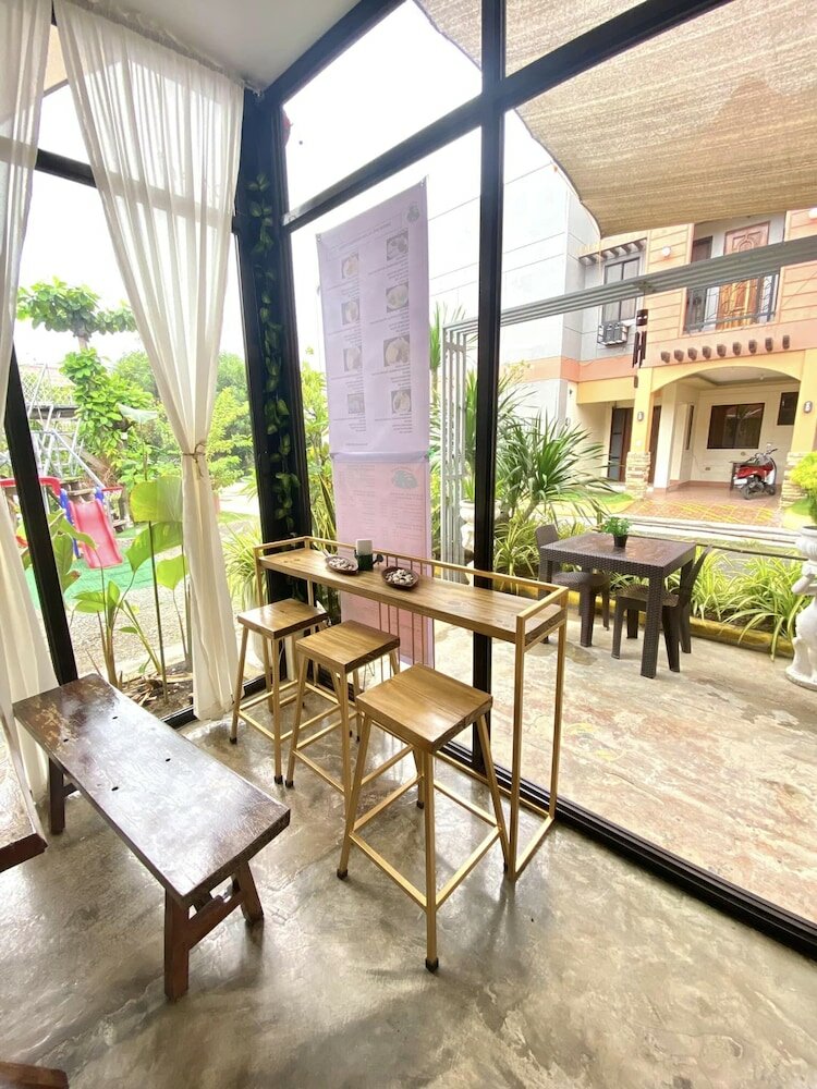 Фото Manora Apartments and Guest House