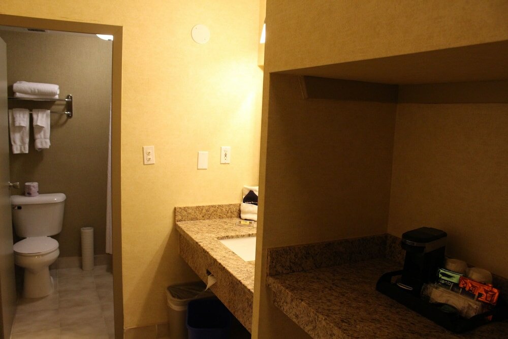 Фото Best Western Plus Durham Hotel & Conference Centre