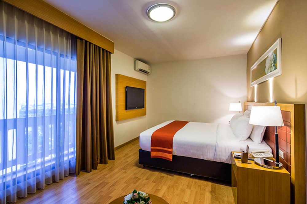 Фото Maple Hotel