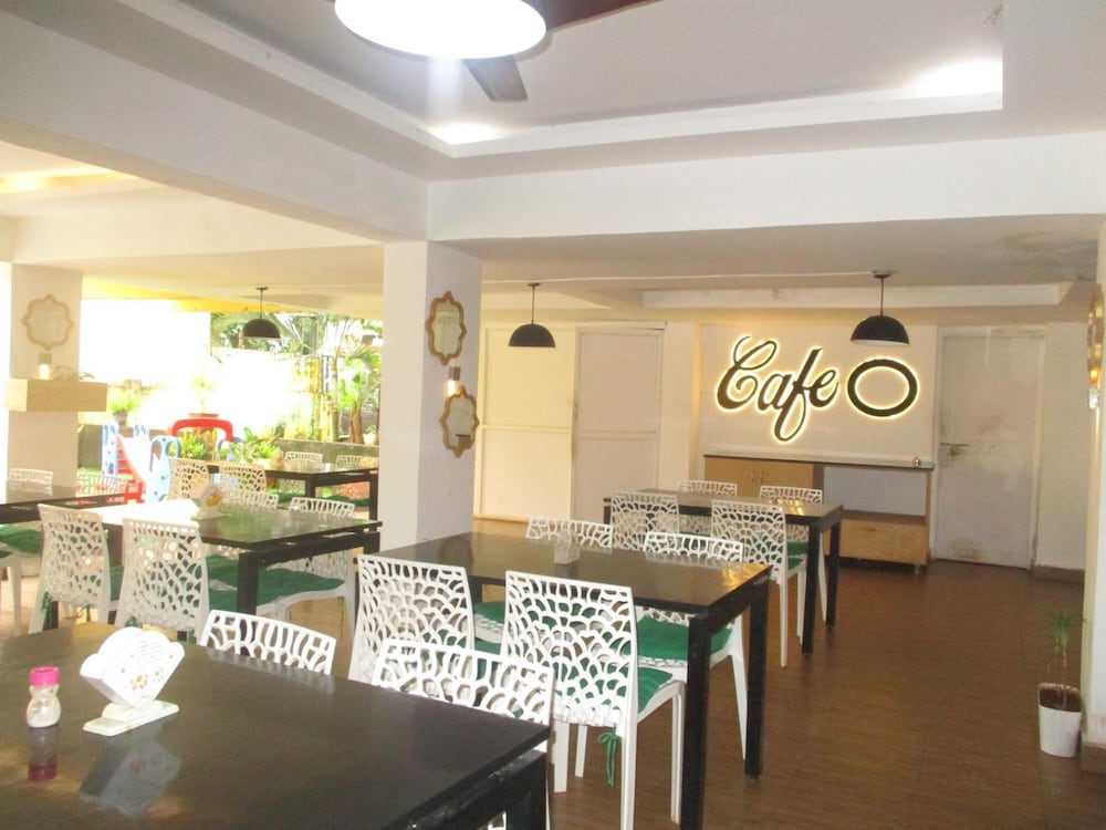 Фото Hotel Miramar, Miramar Beach, Goa