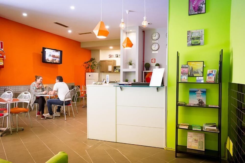 Фото Youth Station Hostel