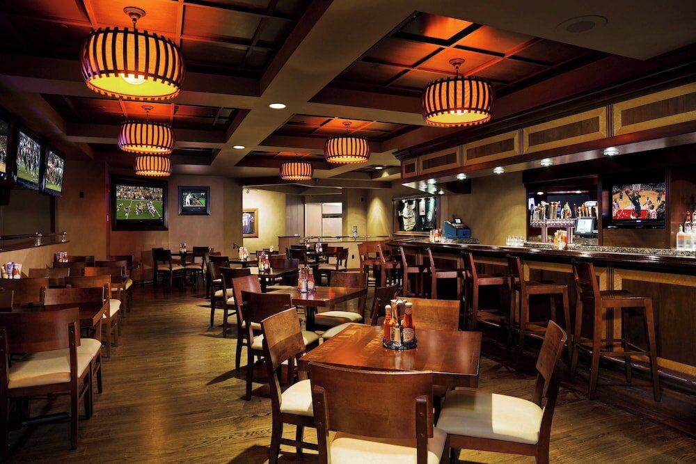 Фото Sheraton Springfield Monarch Place Hotel