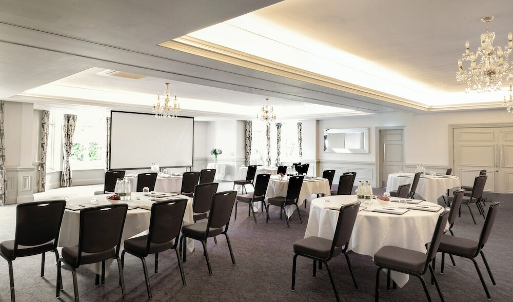 Фото Woodlands Park Hotel