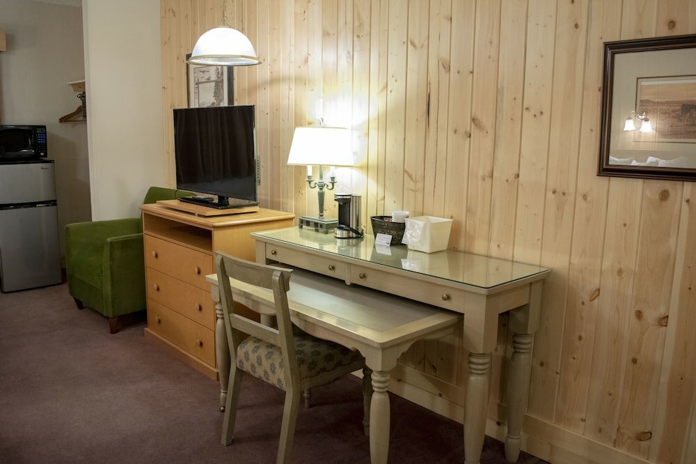 Фото Aspen Village Inn