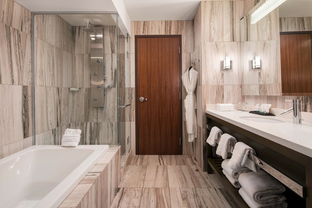 Фото The Westin Cleveland Downtown