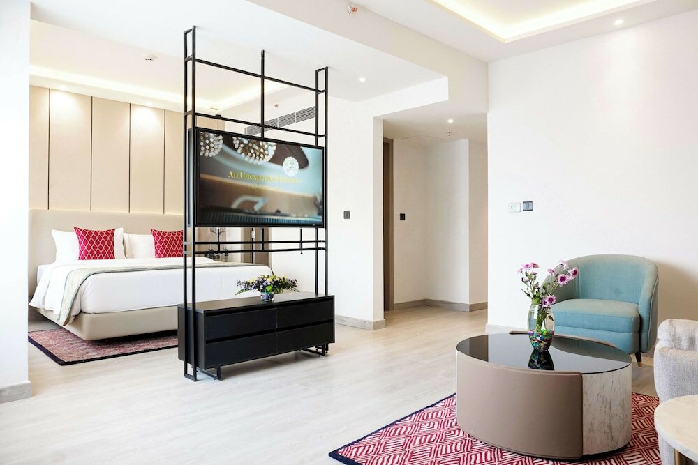 Фото Golden Tulip Lucknow