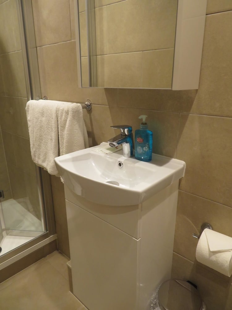 Фото Glendale Hyde Park Hotel