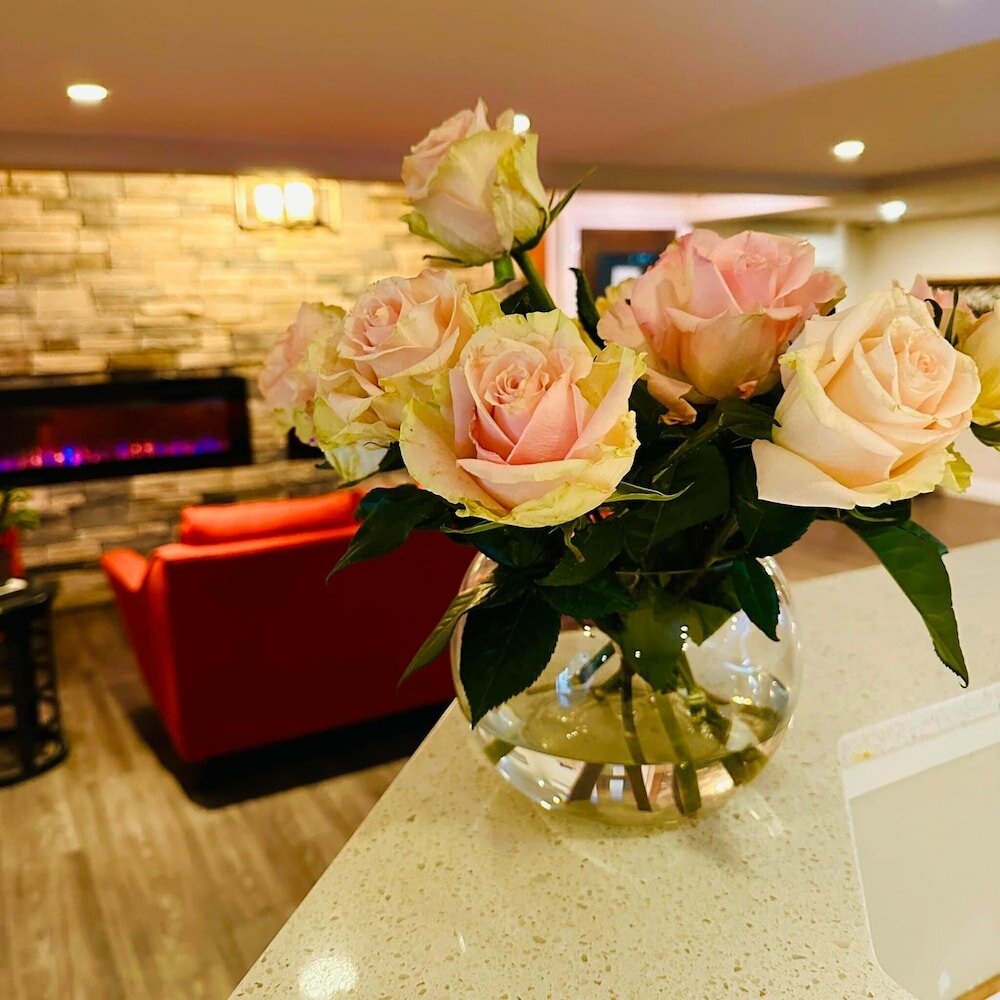 Фото The Kanata by BCMInns Invermere