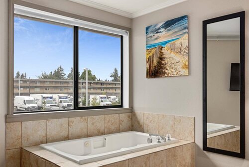 Гостиница Days Inn by Wyndham Lakewood South Tacoma в Такоме