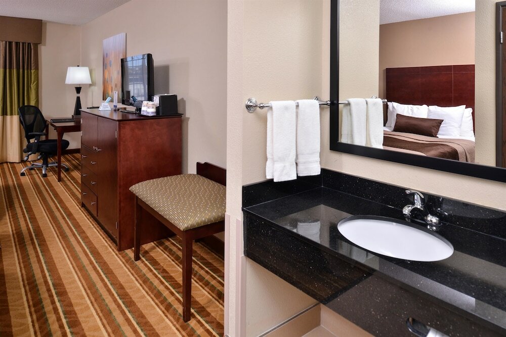 Фото Best Western Old Mill Inn