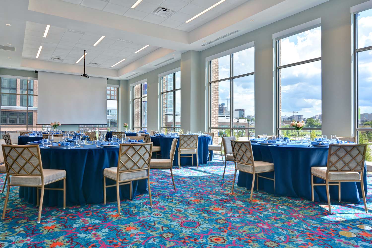 Фото Hampton Inn & Suites Nashville Downtown Capitol View