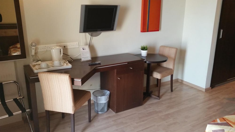 Фото Livadhiotis City Hotel