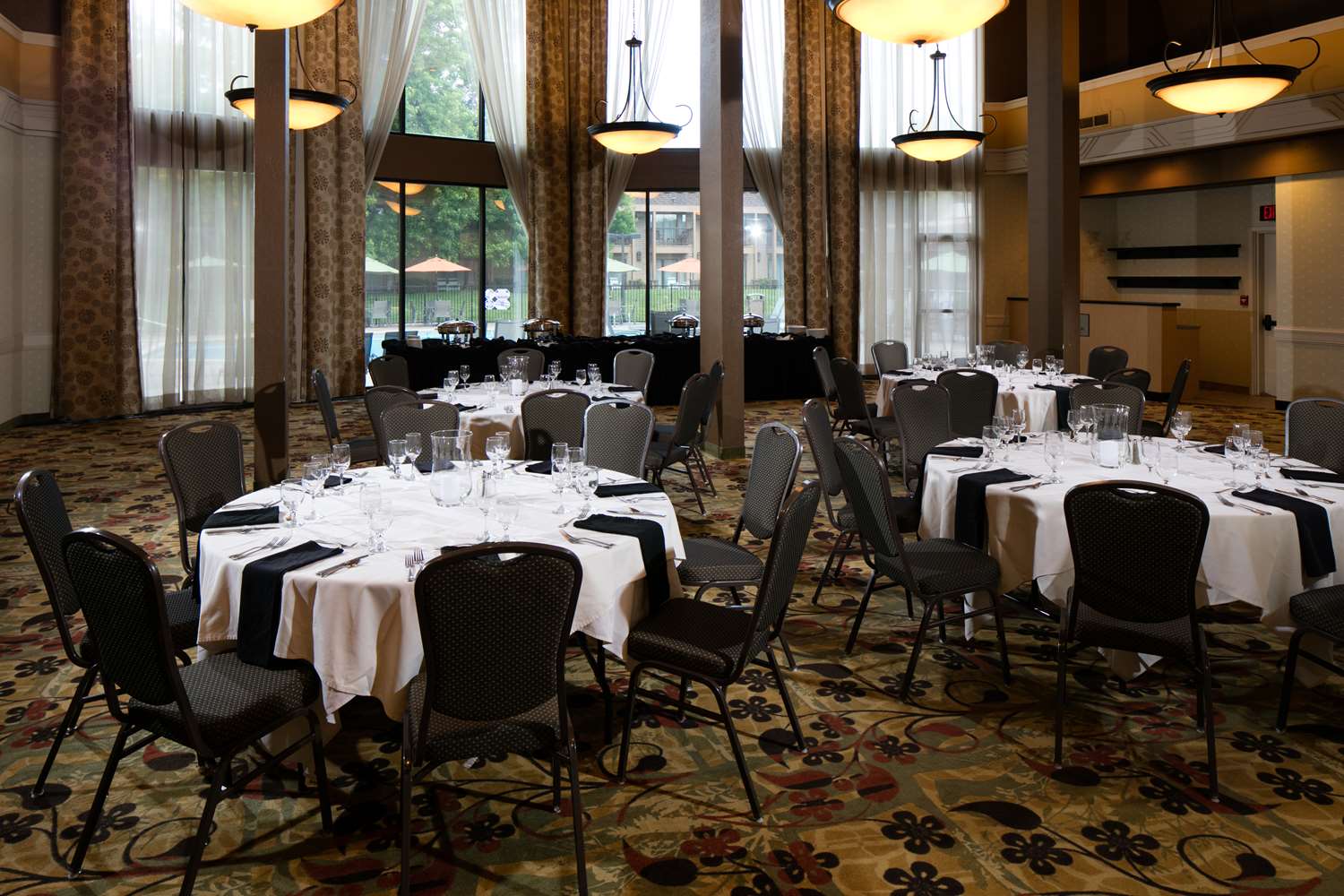 Фото Red Lion Hotel Redding