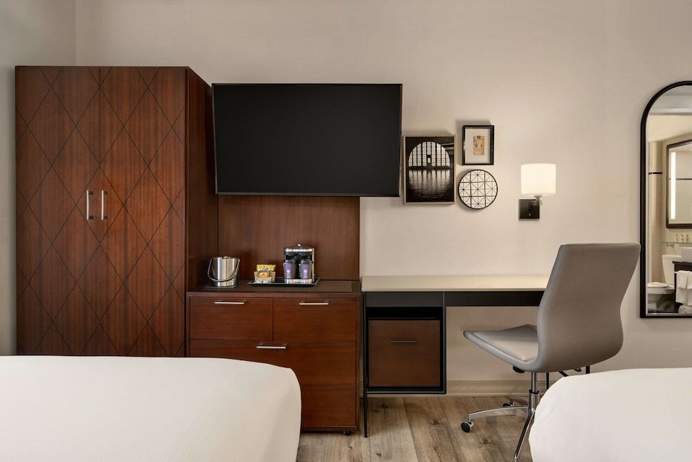 Фото DoubleTree by Hilton New York Downtown