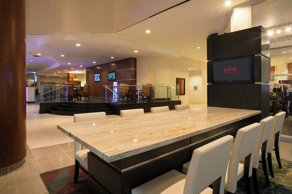 Фото Marriott Tulsa Hotel Southern Hills