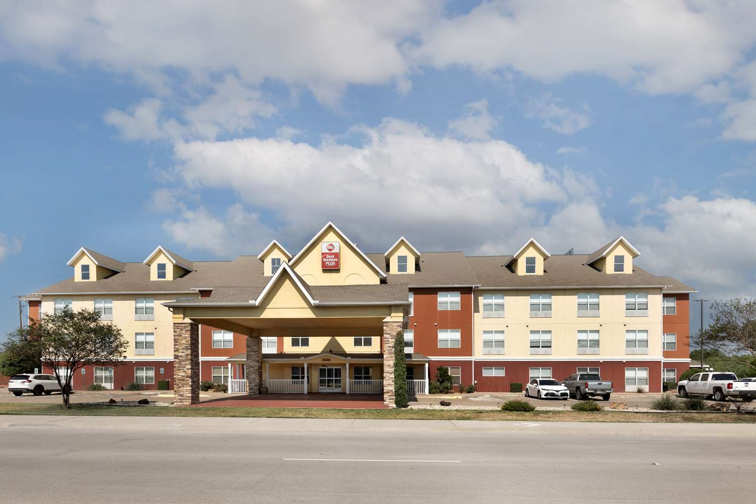 Фото Best Western Plus Waco North