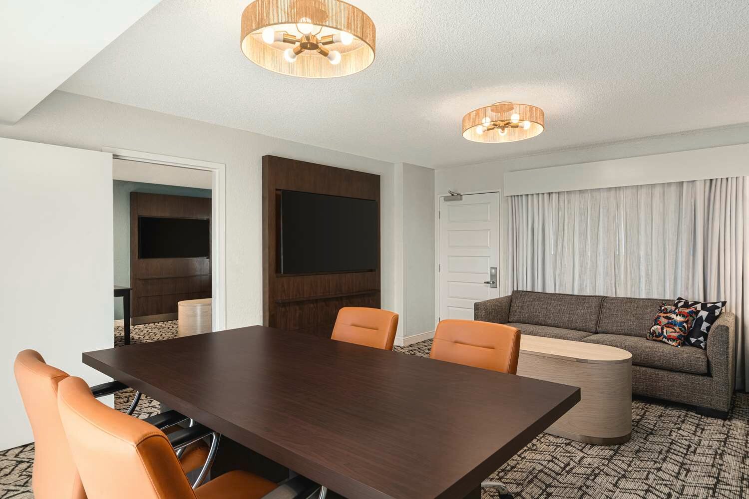 Фото Embassy Suites by Hilton Fort Lauderdale 17th Street 