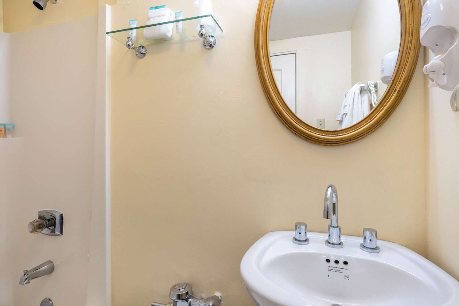 Фото Gilmore Hotel, Trademark Collection by Wyndham