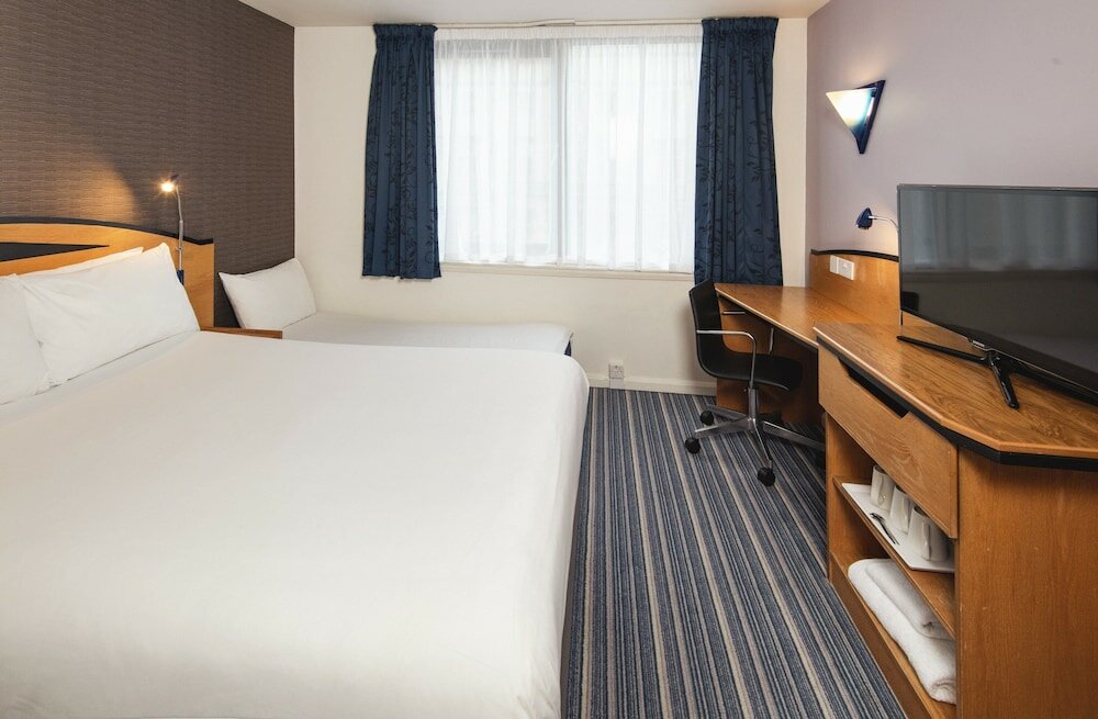 Фото Holiday Inn Express Bristol City Centre by IHG