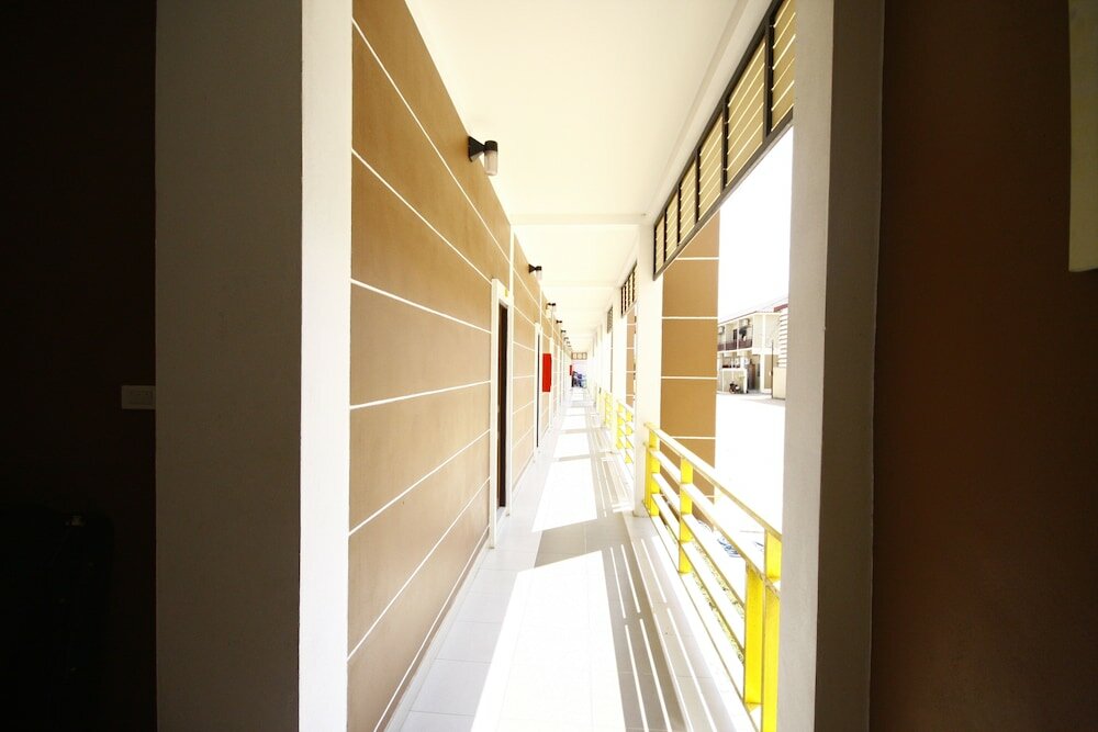 Фото Charoensuk Grand Hotel