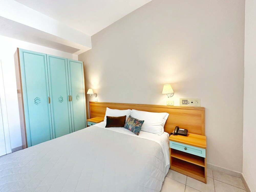Фото Aura Living Hotel