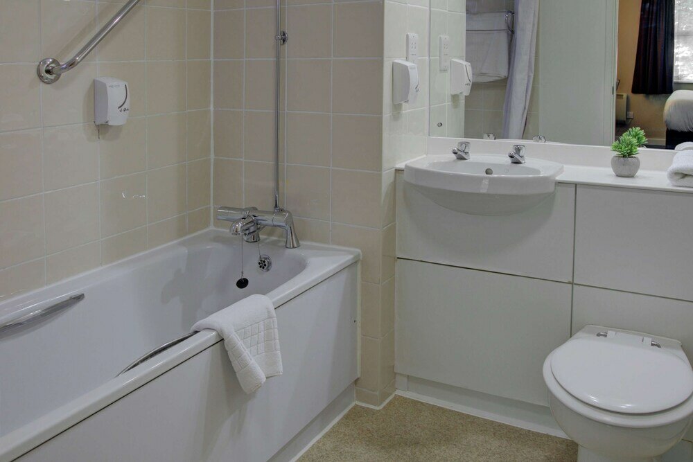 Фото Embassy Newcastle, Sure Hotel Collection by Best Western