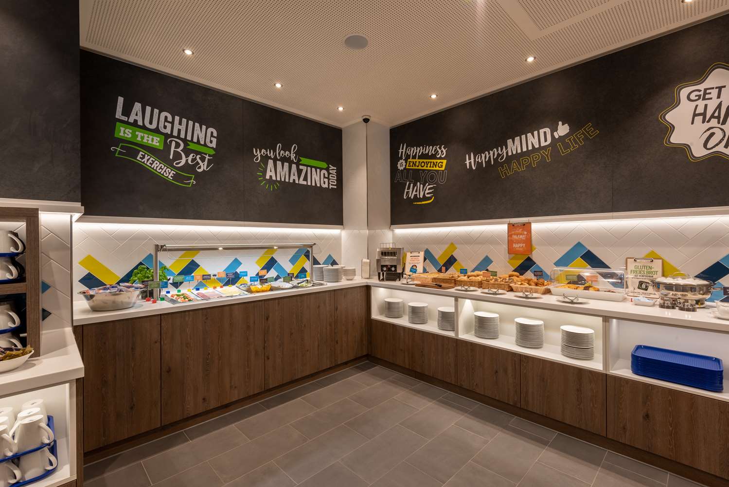 Фото Hampton by Hilton Düsseldorf City Centre