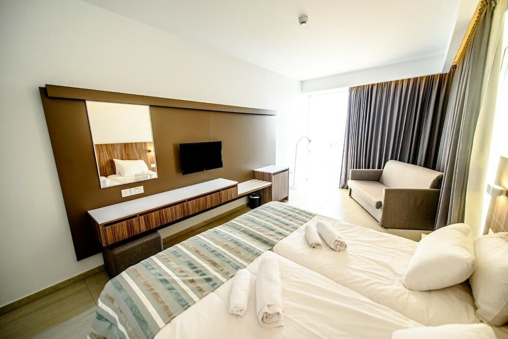 Фото Eleana Hotel