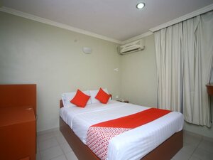 Гостиница Oyo 1027 Hotel London