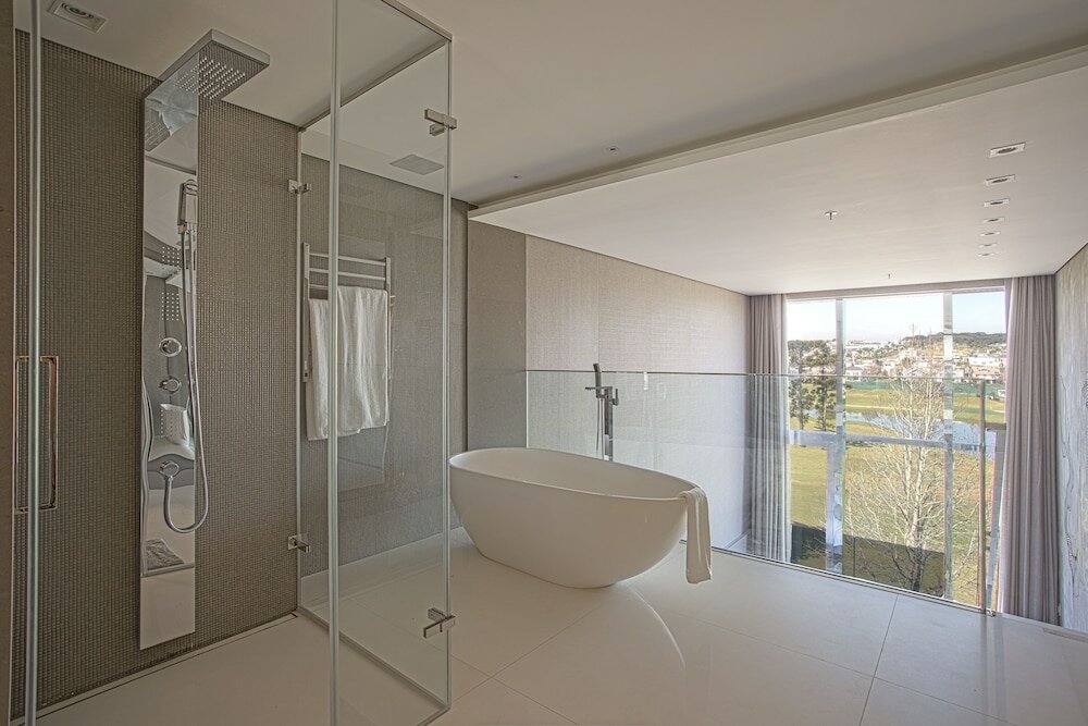 Фото Suryaa Hotel Pinhais, Curio Collection by Hilton