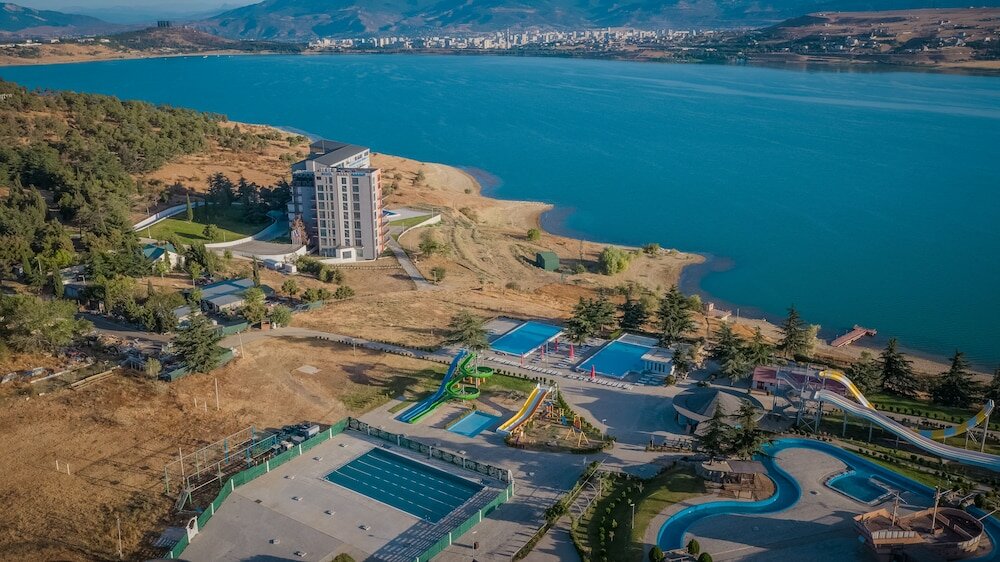 Фото Gino Seaside Tbilisi, trademark Collection by Wyndham