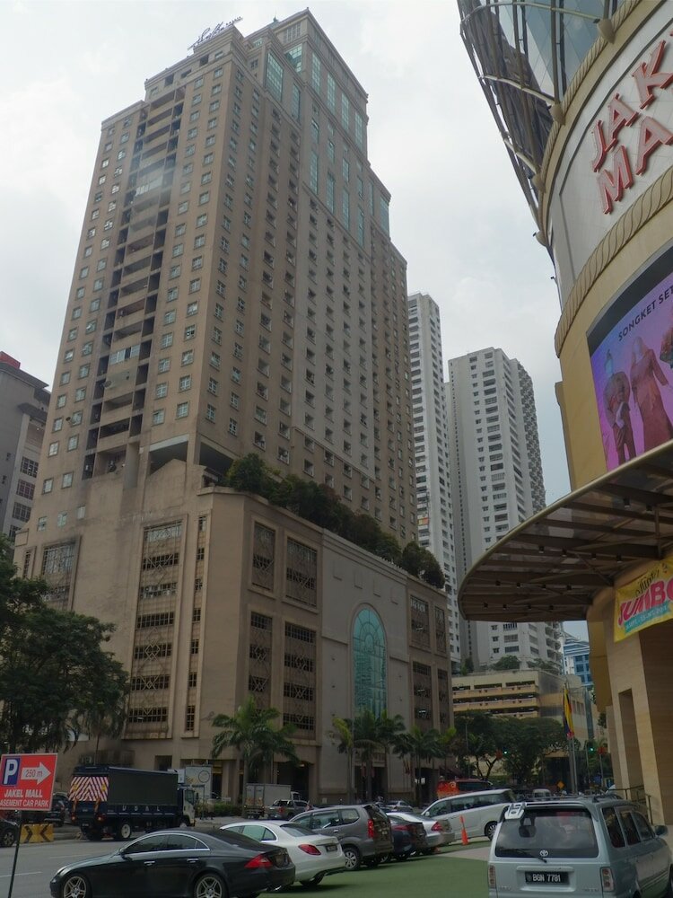 Фото Maytower Apartment