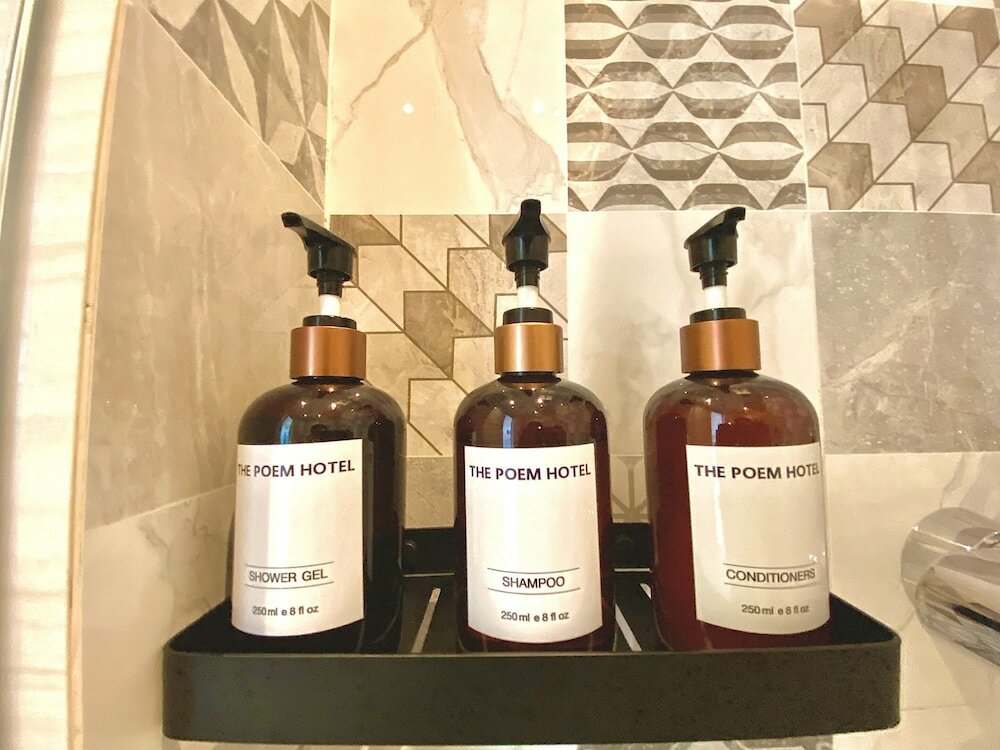 Фото The Poem Hotel
