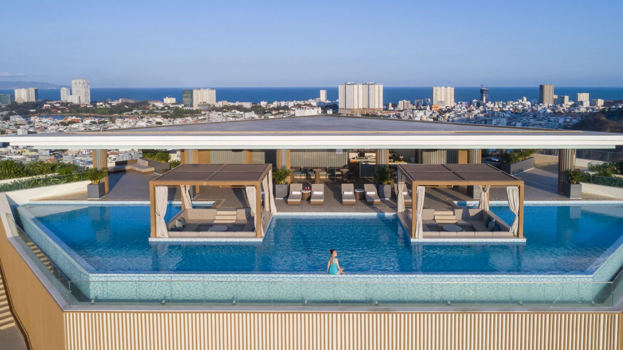 Фото Fusion Suites Vung Tau