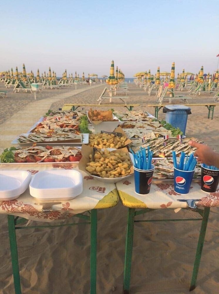 Фото Hotel Crown