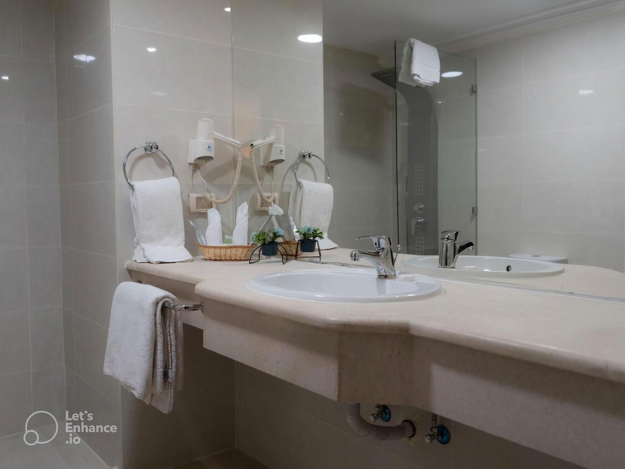 Фото Arena Hotel by Trend