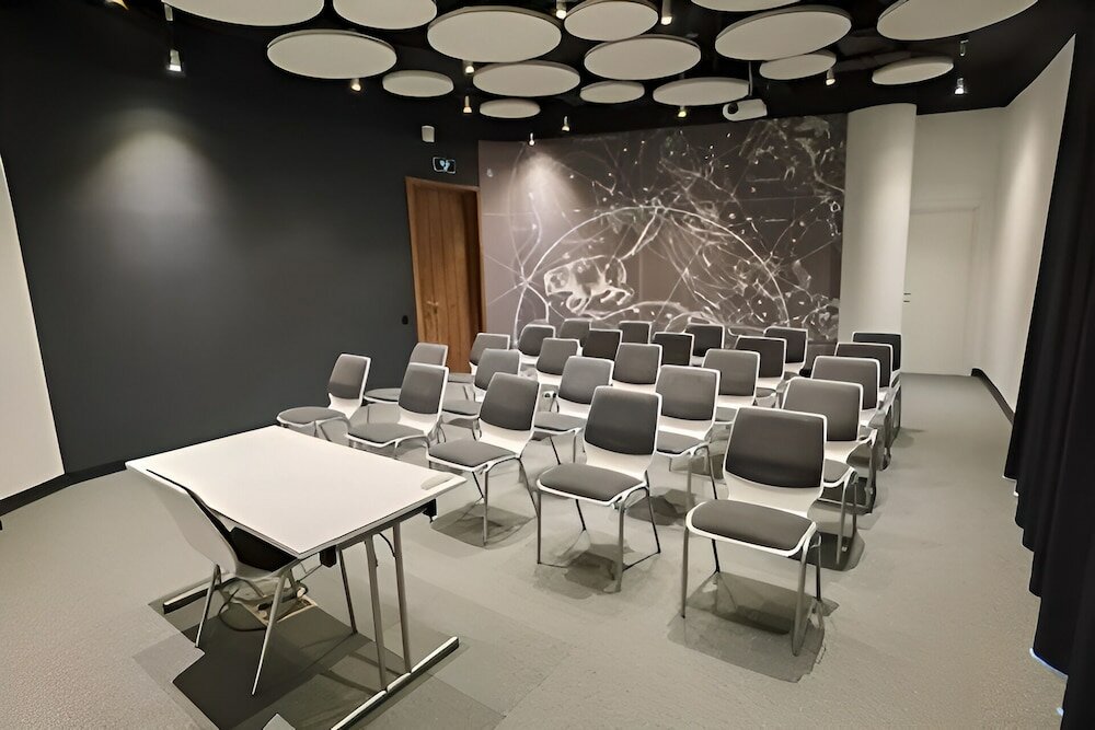 Фото Parklane Hotel