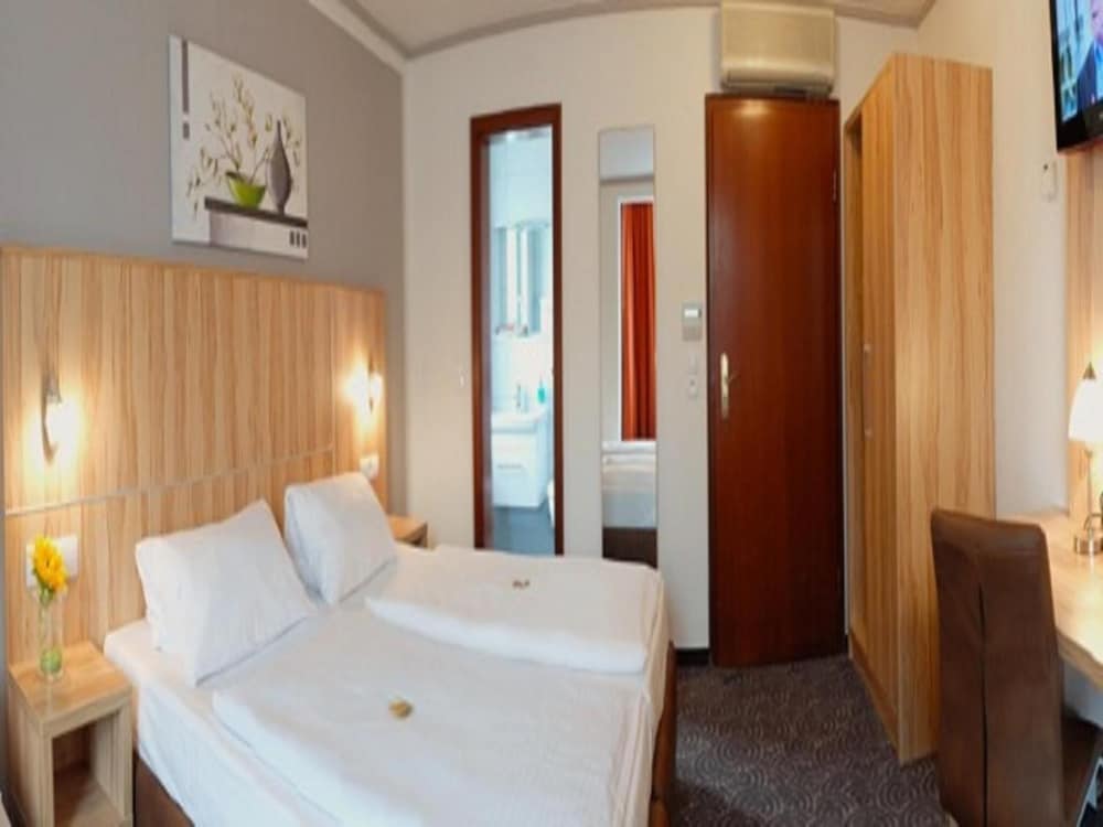 Фото Hotel Am Schelztor