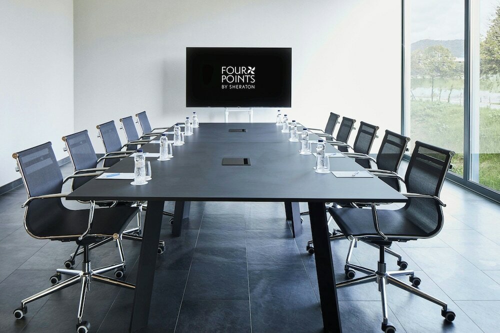 Фото Four Points by Sheraton Barcelona Airport