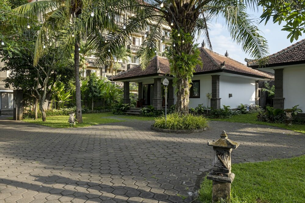 Фото Jimbarwana Hotel