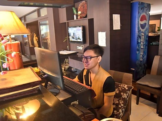 Фото Boss Suites Nana Hotel