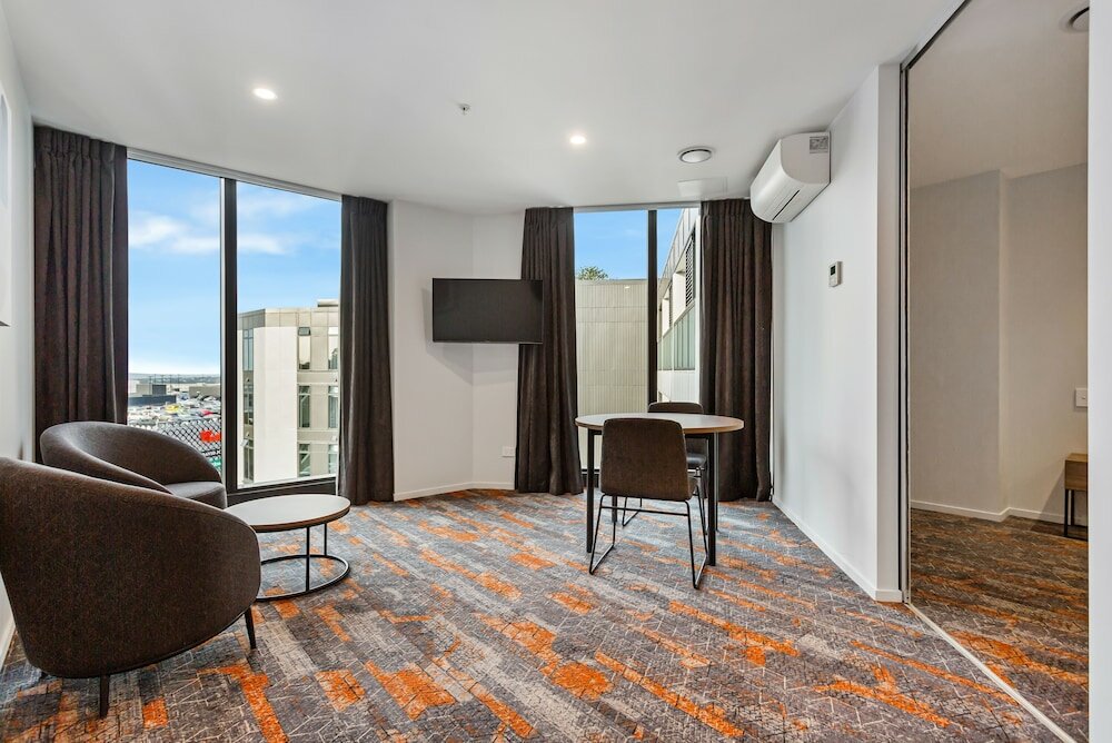 Фото Ramada by Wyndham Newmarket Auckland