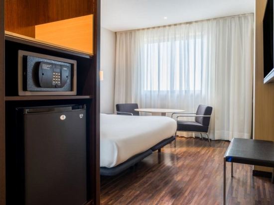 Фото Ac Hotel Madrid Feria by Marriott