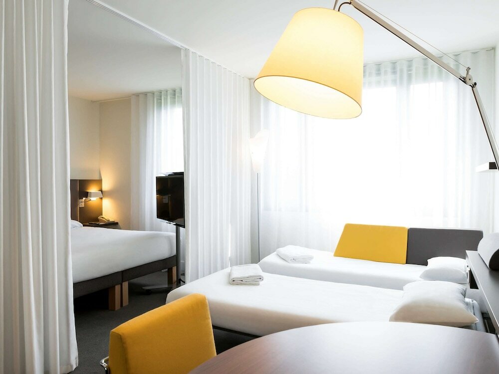 Фото B&b Hotel Rueil Malmaison Gare