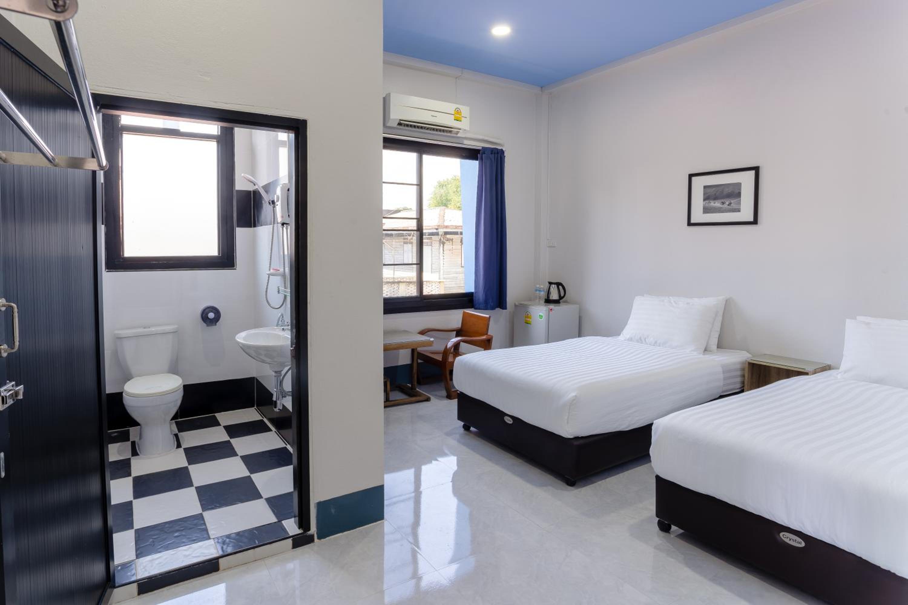 Фото Udomsuk Hotel