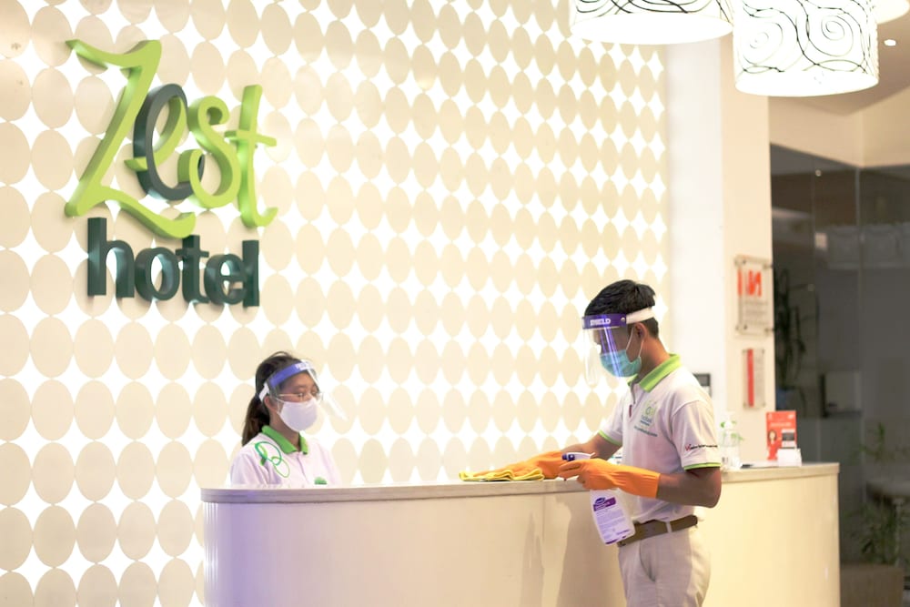 Фото Zest Jemursari by Swiss-Belhotel International