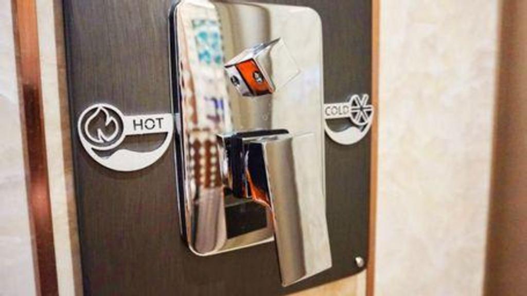 Фото Tab Capsule Hotel - Kayoon Surabaya