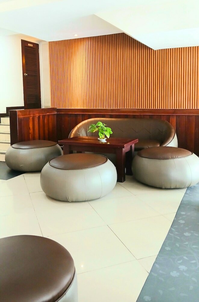 Фото Nirmala Hotel and Convention Centre