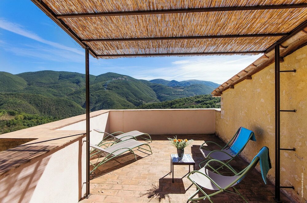 Фото Castello di Postignano Relais