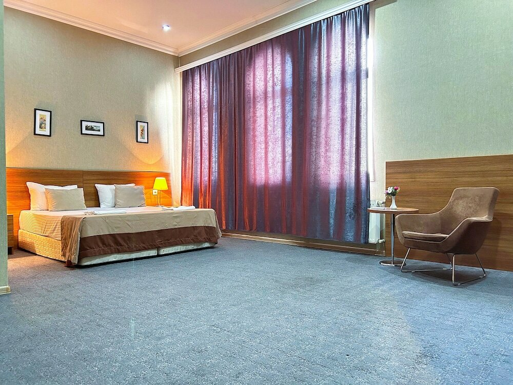 Фото The Family Hotel - Free Massage